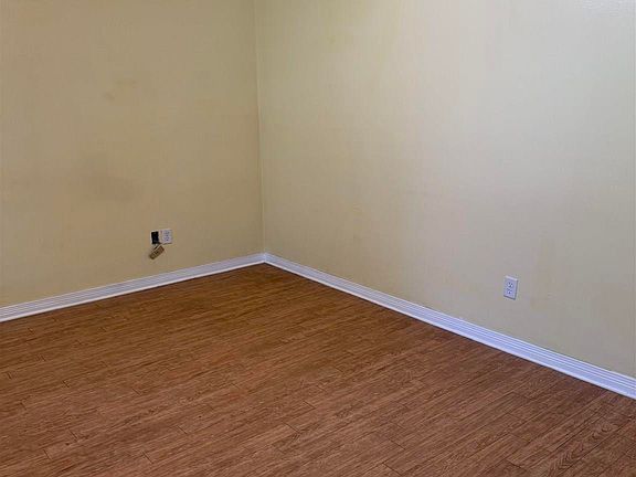 5th image of 9011 Westside Dr