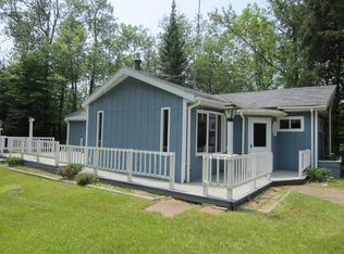 9689 Milwaukee Ln, Gillett, WI 54124