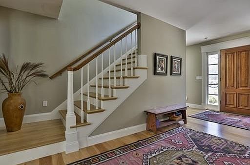 4th image of 165 North St