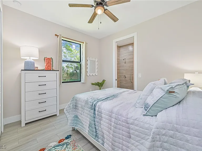 1137 SW 29th Ter — Photo 25
