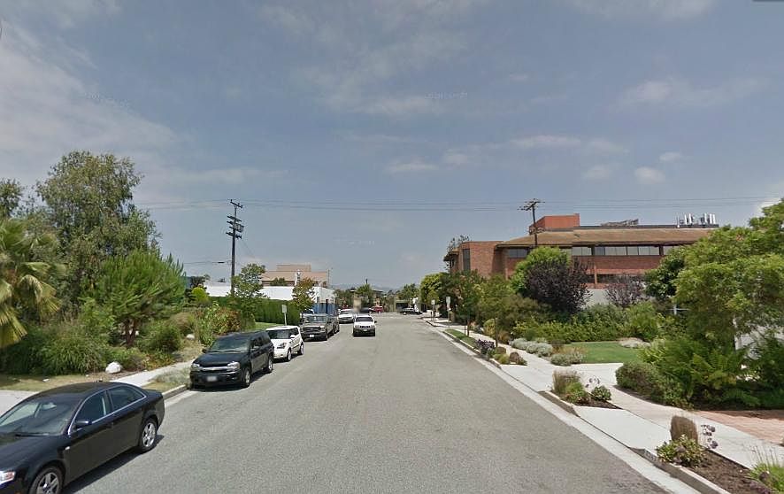 2nd image of 2253 27th St