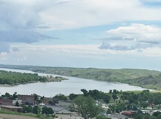 514 Verendrye Dr, Fort Pierre, SD 57532