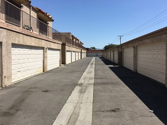 4th image of 2463 W Acacia Ave