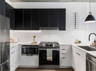 201 N Elizabeth St #2103, Chicago, IL 60607