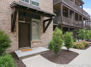 2038 Celadon Dr NE, Grand Rapids, MI 49525