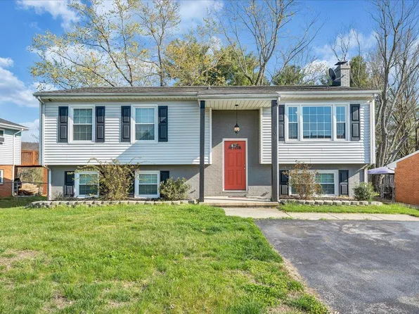 505 McGeorge Dr, Vinton, VA 24179