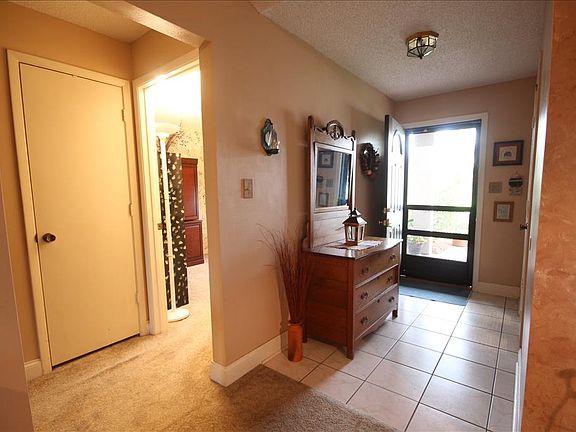 3rd image of 1005 Ohanlon Ct