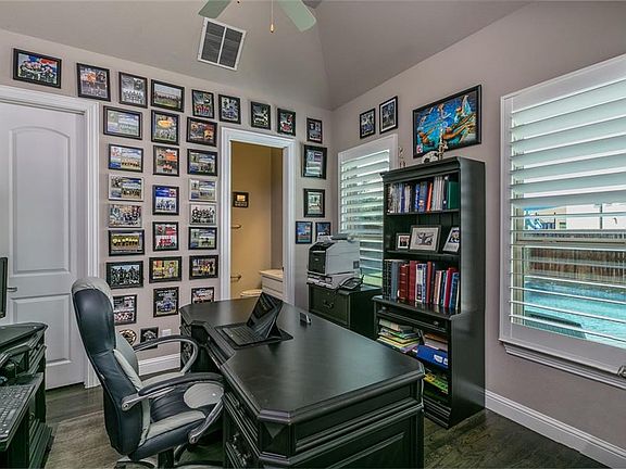 5th image of 7016 Mitchell Ct