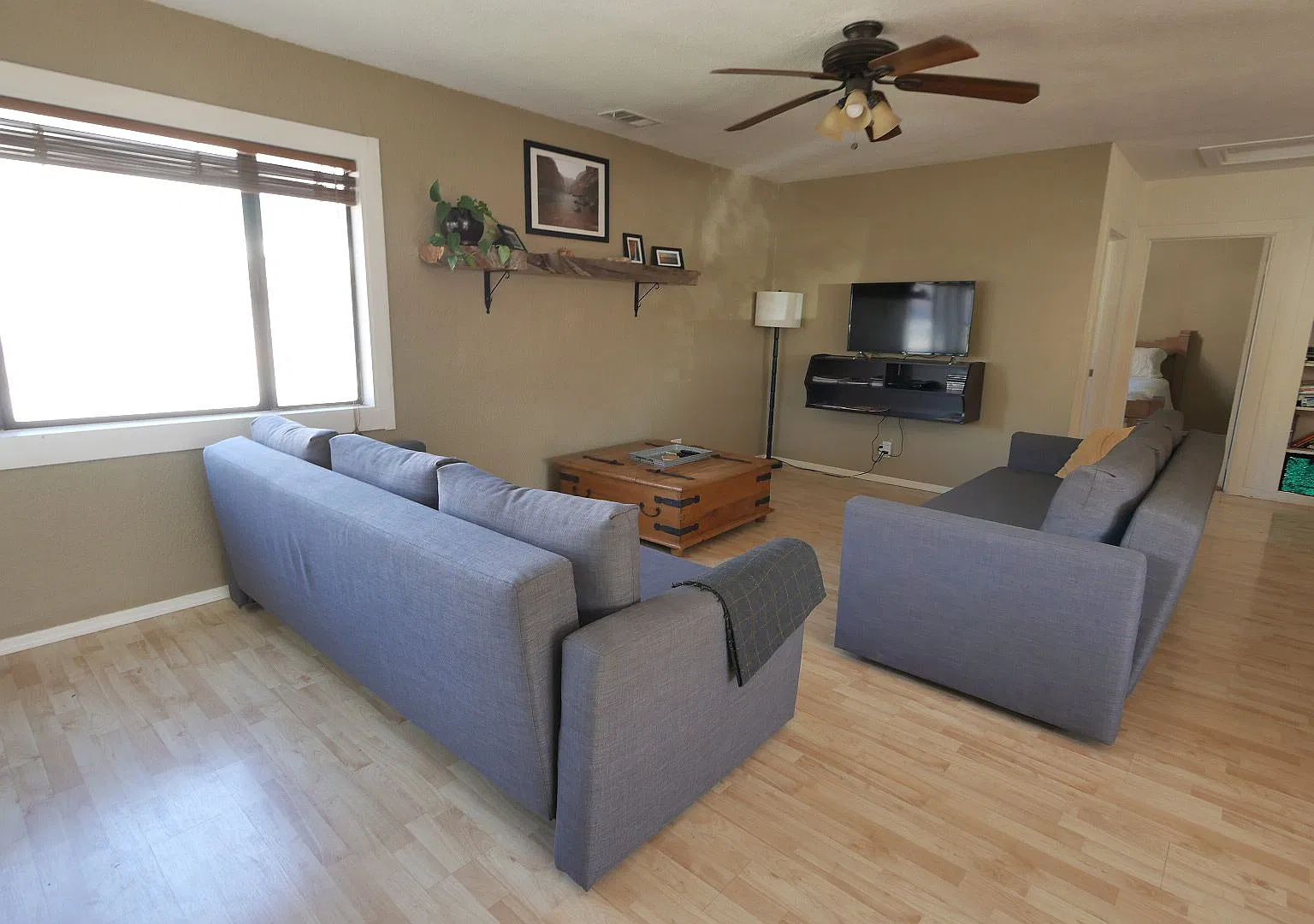 2206 N East St — Photo 2