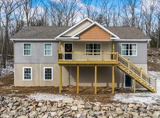 235 Water Forest Dr, Milford, PA 18337