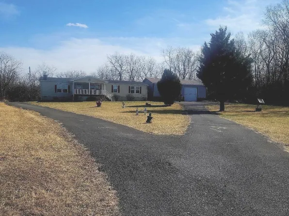 36 Chris Dr, Martinsburg, WV 25404