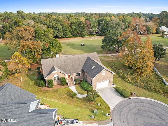 3rd image of 1668 E Magnolia Court SW