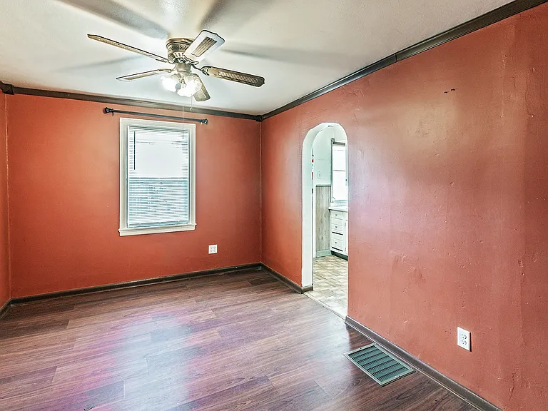 3312 W 13th St — Photo 5