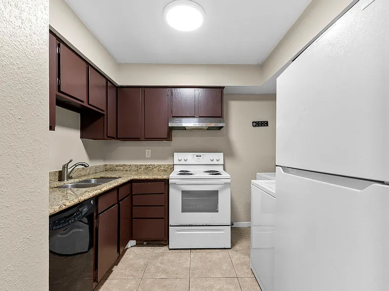 9350 Country Creek Dr #52 — Photo 15