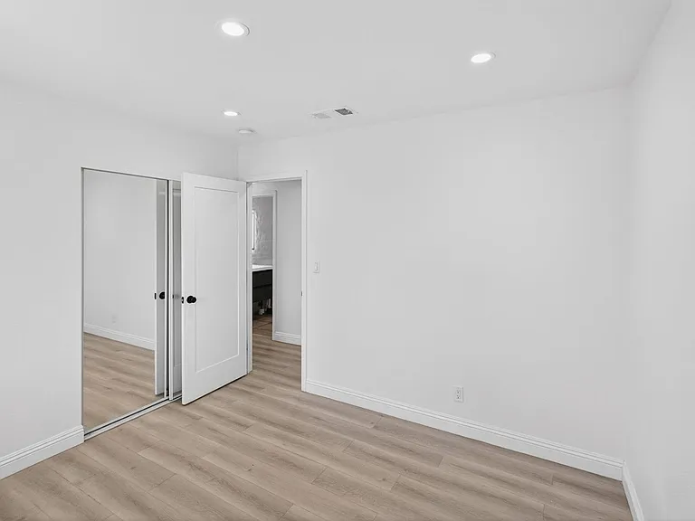 5270 Sepulveda Blvd — Photo 13