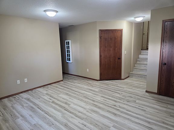 5th image of 2905 Sumac St