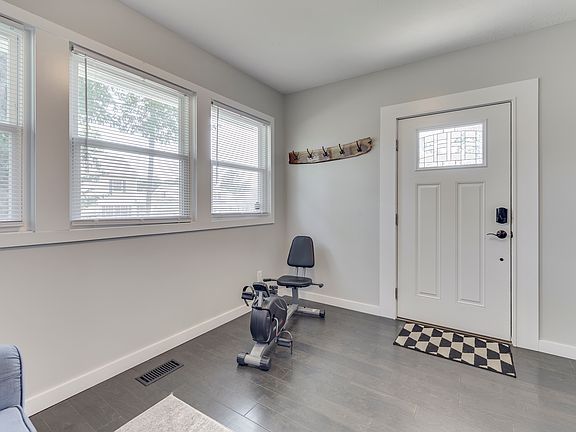 5th image of 4462 Carrollton Ave