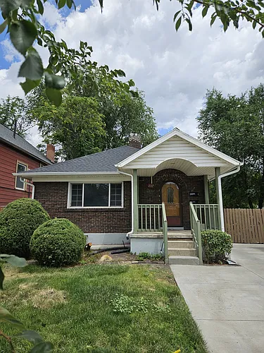 557 E Sherman Ave Photo 1