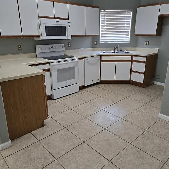 1985 E Arditto Pl — Photo 12