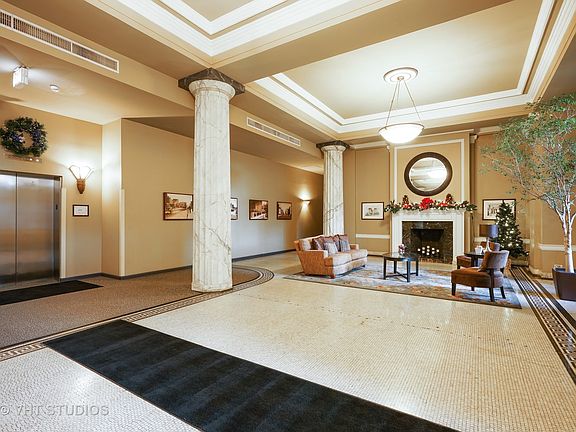 3rd image of 1439 S Michigan Ave APT 411