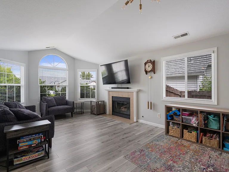 4307 NE 161st Ave — Photo 7