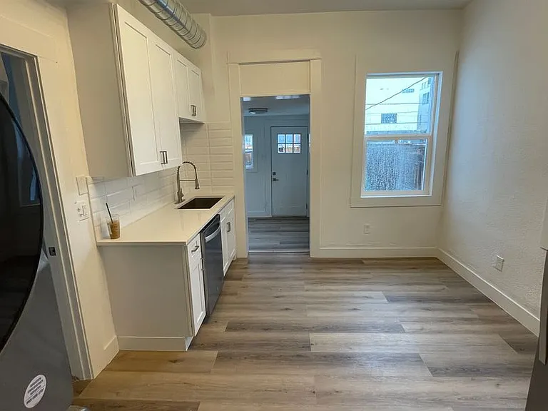 1609-1611 Hooker Street — Photo 32