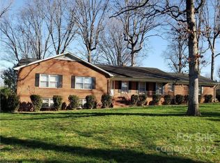 506 8th St SW, Conover, NC 28613