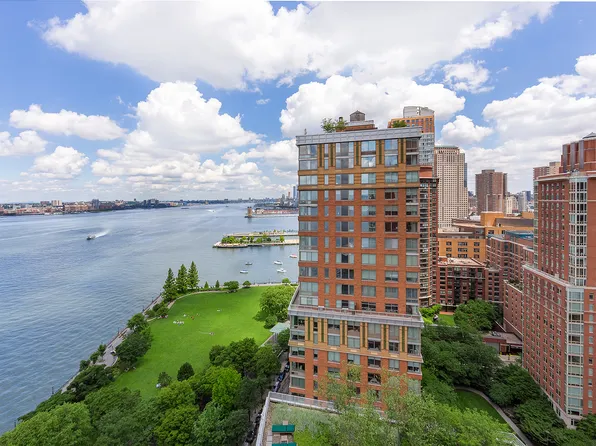 20 River Terrace image 12 of 26