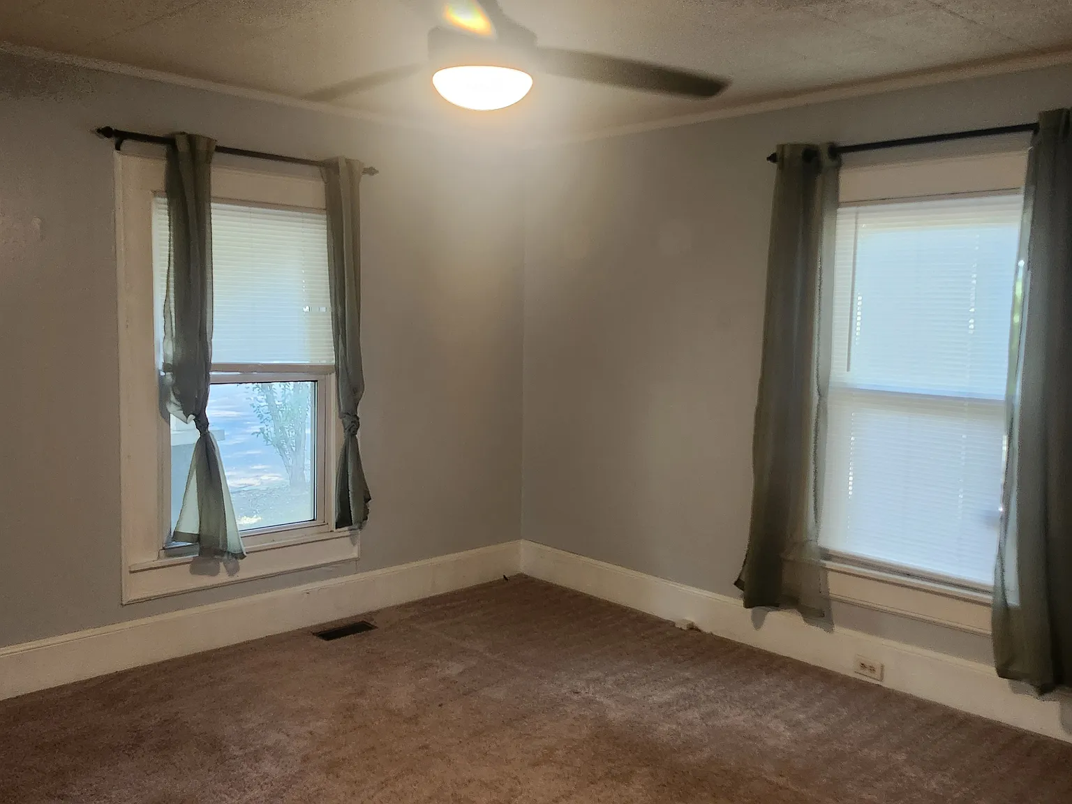 2 bed, 896 sqft, $1,000 — Photo 3