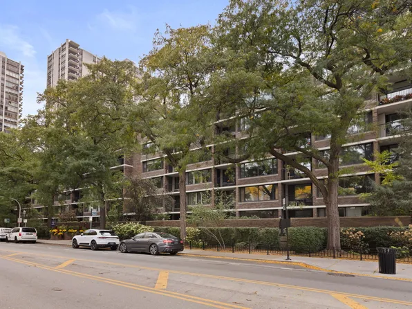 1555 N Sandburg Ter APT 607K, Chicago, IL 60610