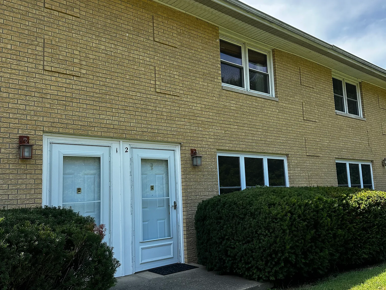 2 bed, 800 sqft, $850 — Photo 1