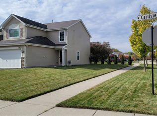 1422 Carlisle Ln, Hampshire, IL 60140