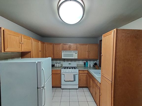 5th image of 1515 N Lawndale Ave