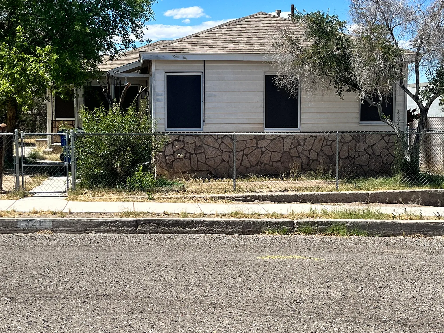 326 F St — Photo 2
