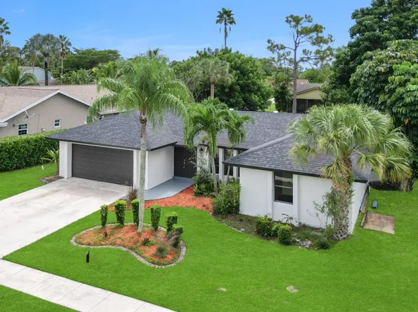 102 Valencia Street, Royal Palm Beach, FL 33411