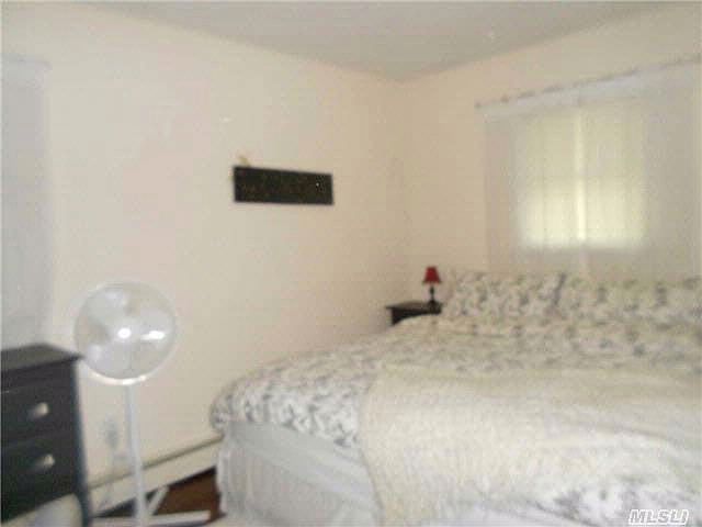 2nd image of 26 Babylon Dr