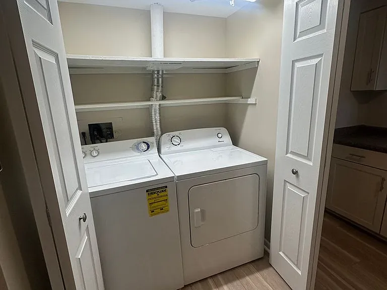 329 Shenandoah Cir — Photo 17