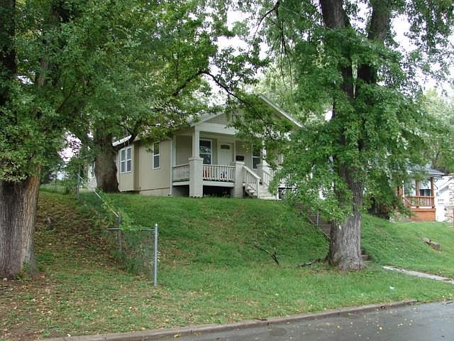 2nd image of 1852 N 30th St