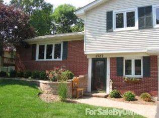 1327 Aldrin Trl, Elk Grove Village, IL 60007