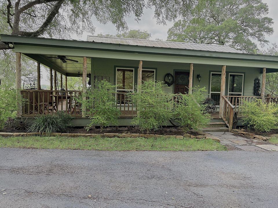 1st image of 425 Willow Springs Rd