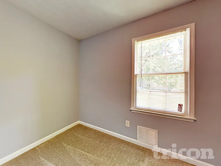 270 Amanda Ct — Photo 12