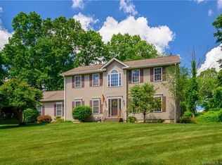 34 Fairway Dr, Danbury, CT 06811