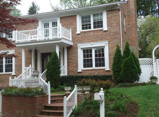 5307 Danbury Rd, Bethesda, MD 20814