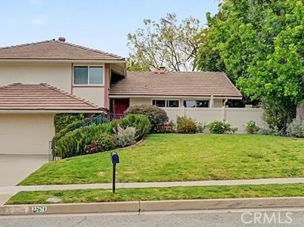 22671 Town Crier Rd, Calabasas, CA 91302