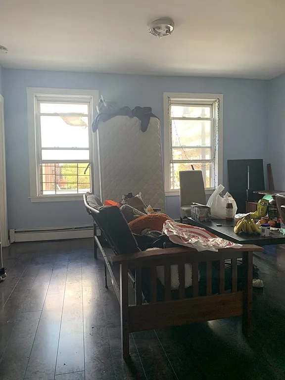 3 bed, 1.0 bath, $5,100 — Photo 1