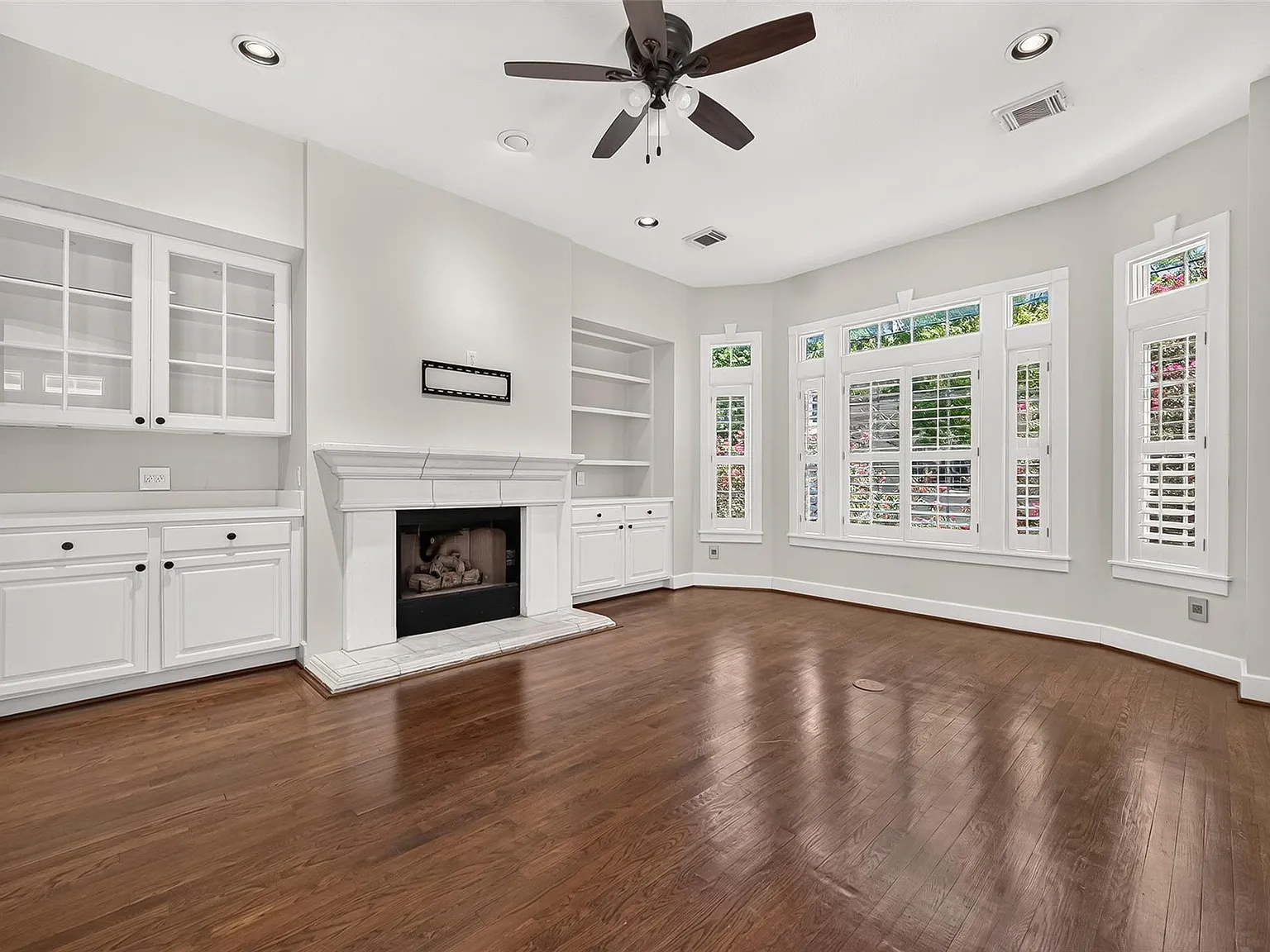 2 bed, 2.5 bath, 2103 sqft, $2,895 — Photo 1