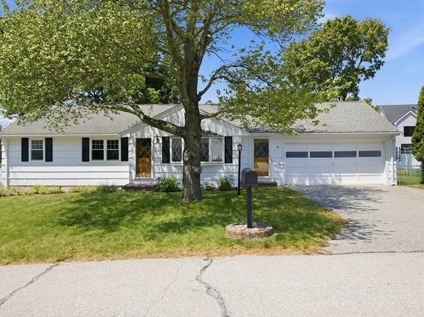 31 Day Cir, Woburn, MA 01801