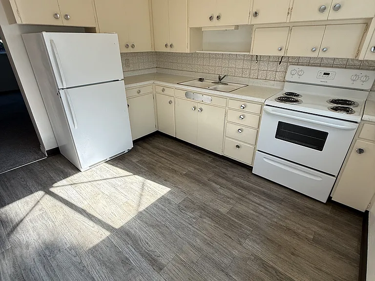 704 14th St S #1 — Photo 4