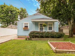 704 Pekin Ave, Creve Coeur, IL