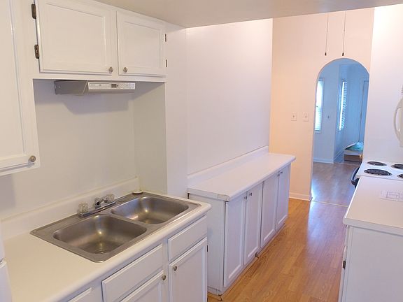 4th image of 1012 Park Ave